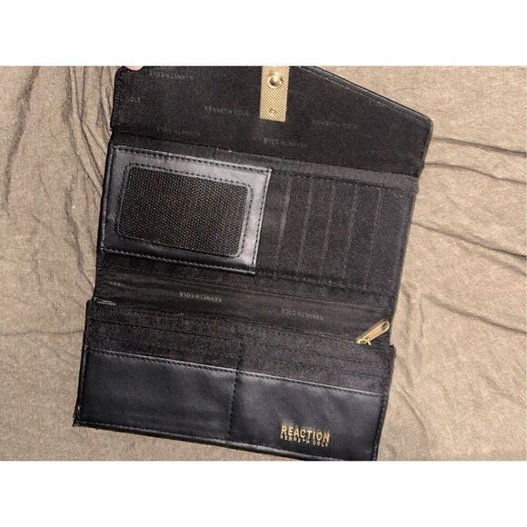 Nice Kenneth Cole Reaction croc style leather wallet in black Good Condition - Picture 3 of 6